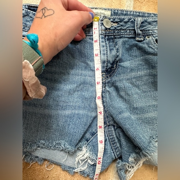 Aeropostale Jean Shorts size 7/8 - Picture 3 of 8